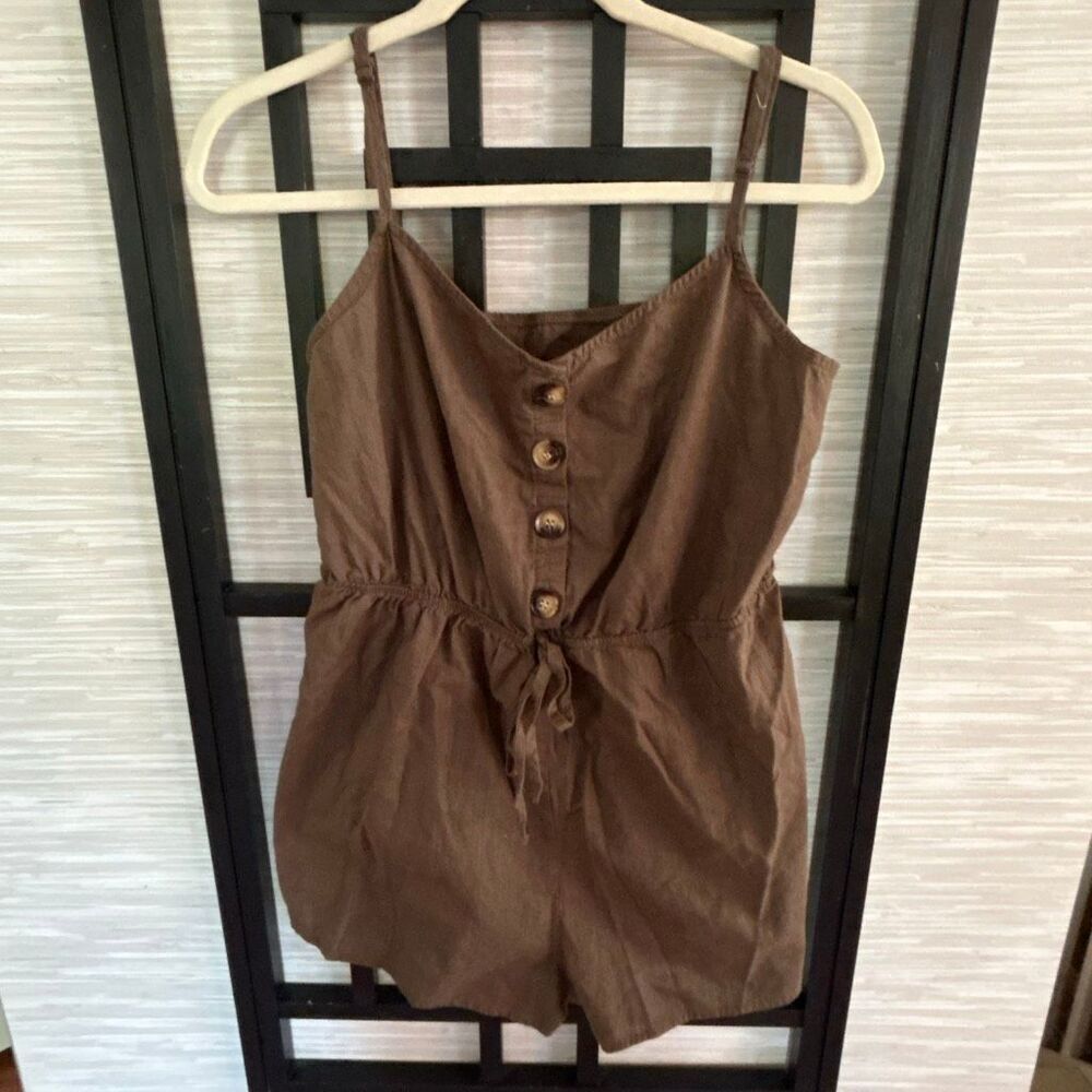 SHEIN Brown Button Front Spaghetti Strap Romper